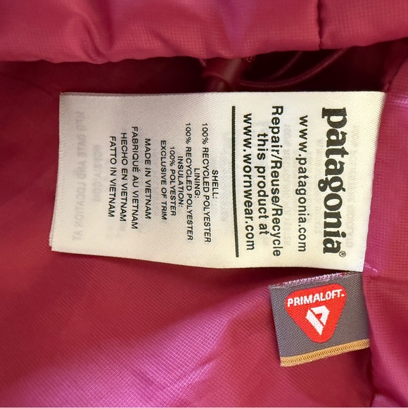Patagonia Nano Puff size SMALL in Roamer Red with contrasting zippers. - Picture 7 of 8